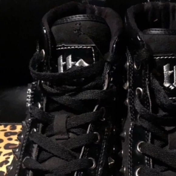 cute to the core spiked shoes woman’s size 7 - Picture 5 of 5